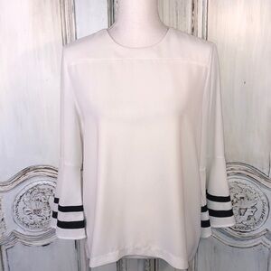 Forever 21 Round Neck Flutter Sleeves Boxy Cut Winter White Top Size M